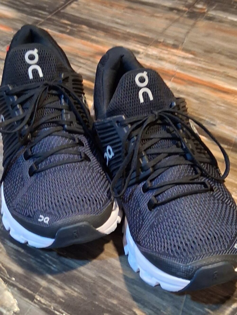 On Running Cloudswift 3 Black White  Size 8.5  LIKE NEW - Picture 2 of 4